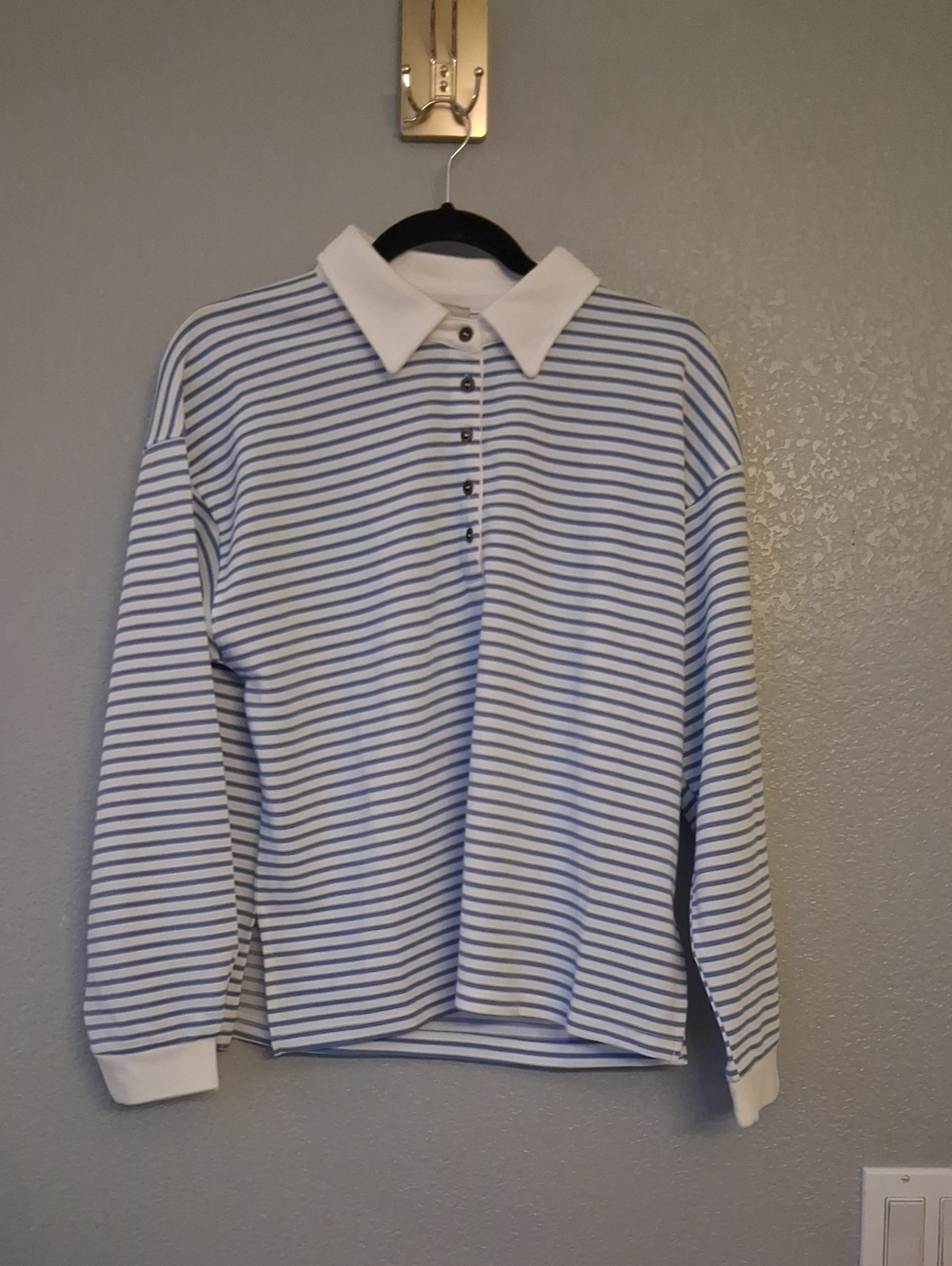 Zenana Outfitters White Collar Sweater with Light Blue Stripes BNWOT